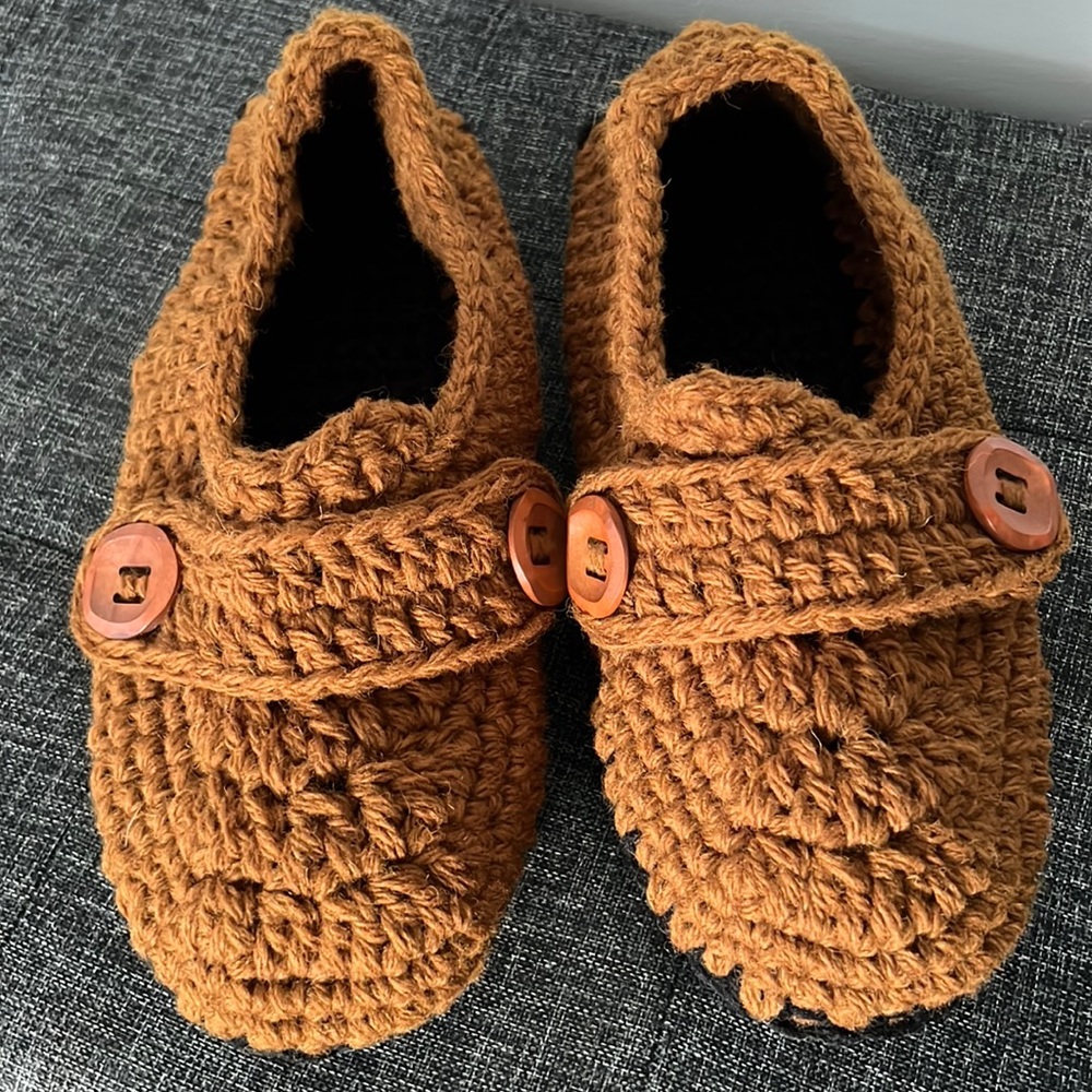 NWOT Handmade Crochet Men Slippers With double non slip Soles size 10
